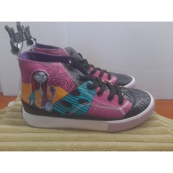 NWT Disney The Nightmare Before Christmas Women's High Top Shoes Size 7.5 Skelli - Picture 3 of 13